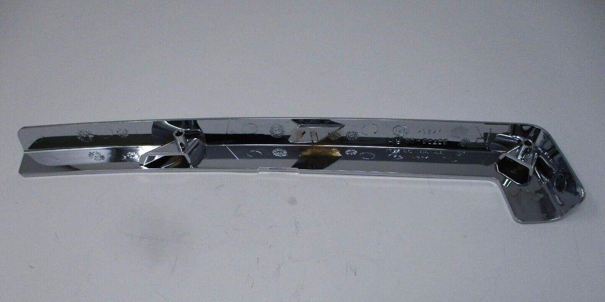Harley-Davidson Chrome Right Side Trim 53735-06