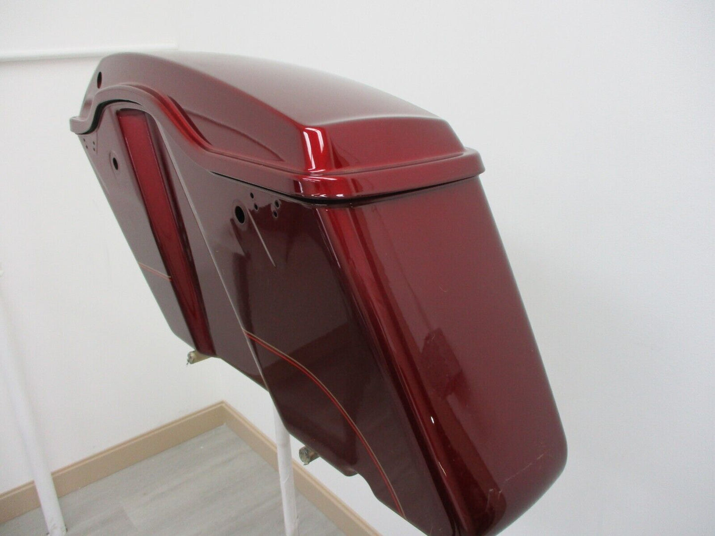 Harley-Davidson OEM RH Saddlebag Metallic Red 90200412 + 90200411 2014-Later