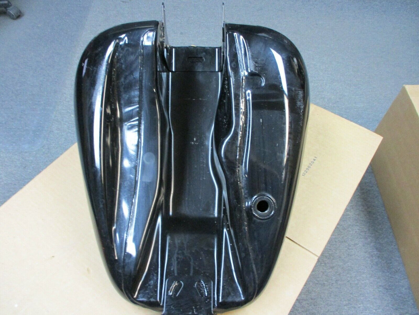 Harley Davidson OEM FLTR Black 61356-08 Gas Tank