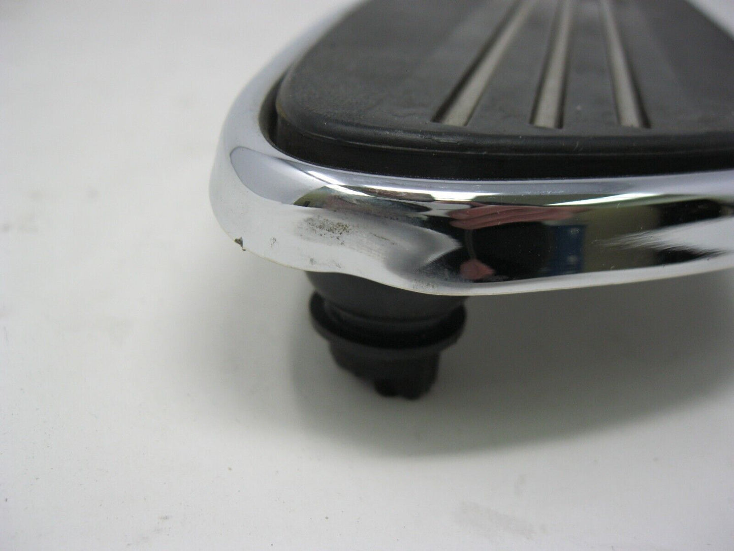 Harley-Davidson OEM Streamline Left Top Plate & Rubber Pad 50690-04/50689-04