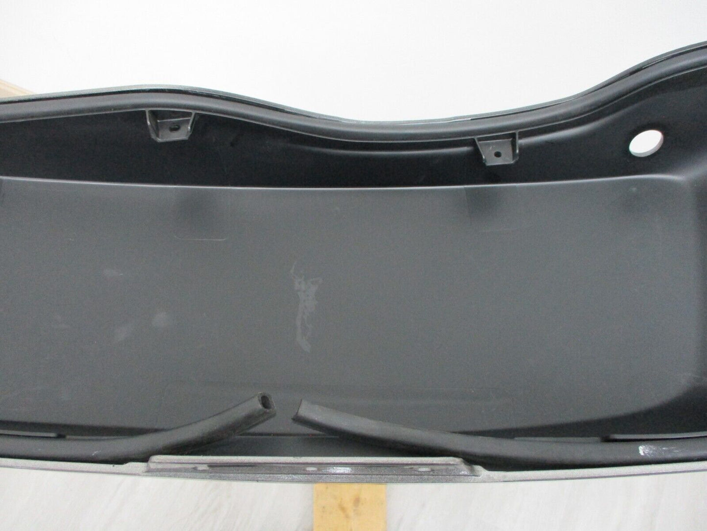 Harley Davidson OEM '14 - Later LH Silver Saddlebag Lid 90200413