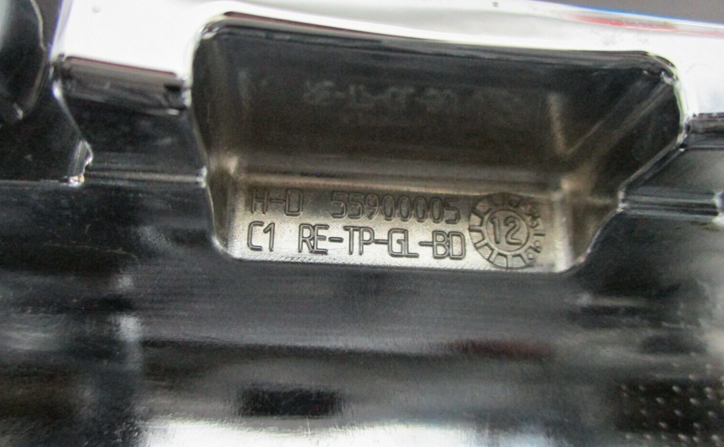 Harley Davidson OEM 2012-2016 DYNA Handle Bar Clamp 55900005