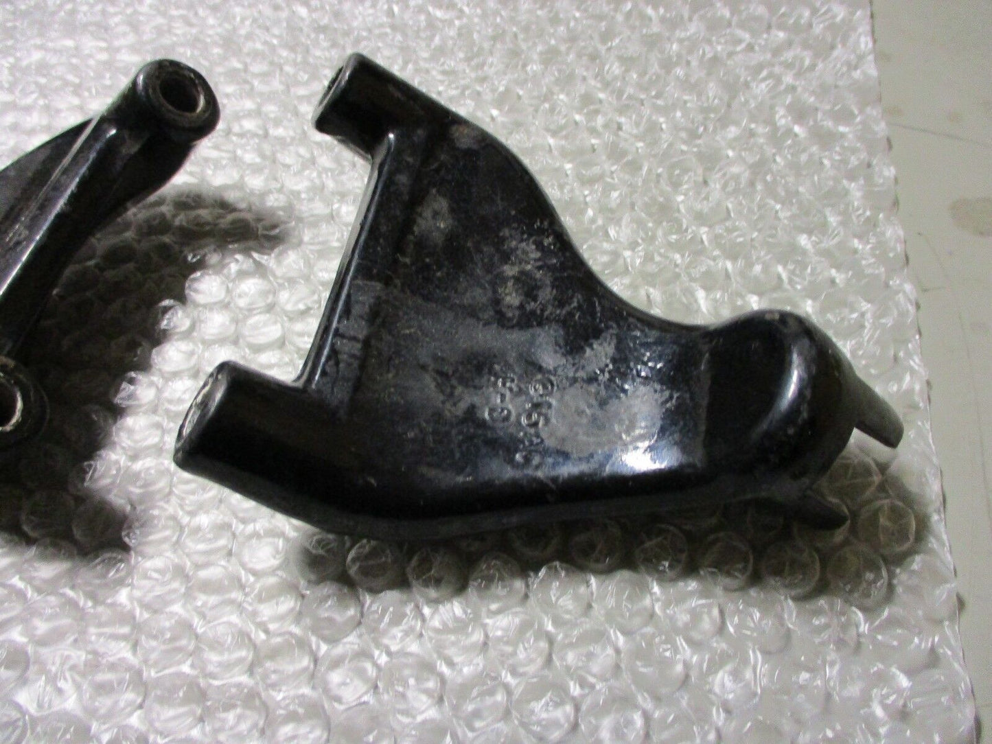 HARLEY-DAVIDSON 04- 14 BLACK XL PASSENGER FOOTREST BRACKETS 49314-04 & 49315-04
