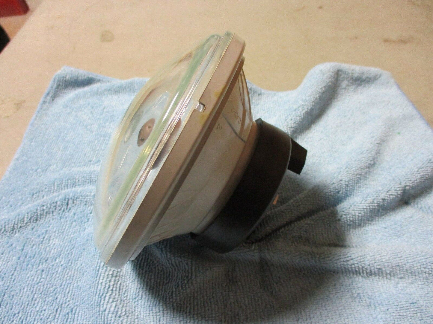 HARLEY-DAVIDSON USED HEAD LIGHT LAMP ASSEMBLY 68297-05 WITH BULB AND RUBBER BOOT
