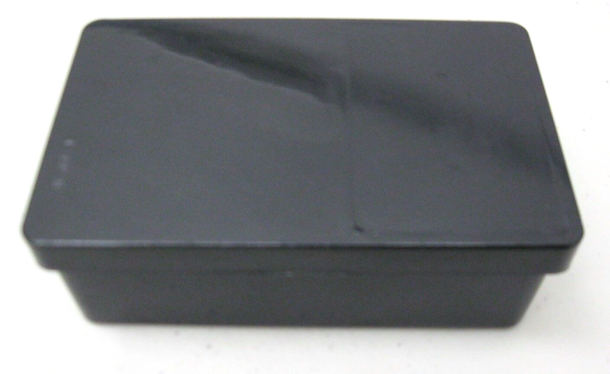 MOTOVAN BLACK PLASTIC PLUG & BULB HOLDER 012-113