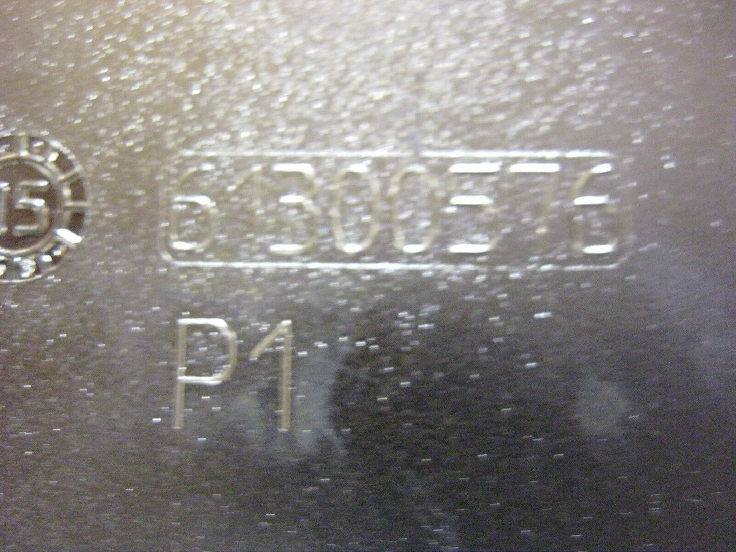 GENUINE HARLEY DAVIDSON FUEL TANK CONSOLE DOOR 2008 AND LATER TOURING FL MODELS