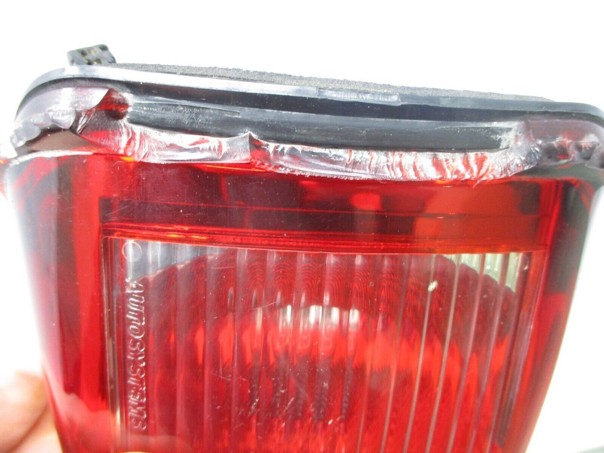 Harley-Davidson OEM Taillight Lens DAMAGED 68141-99A