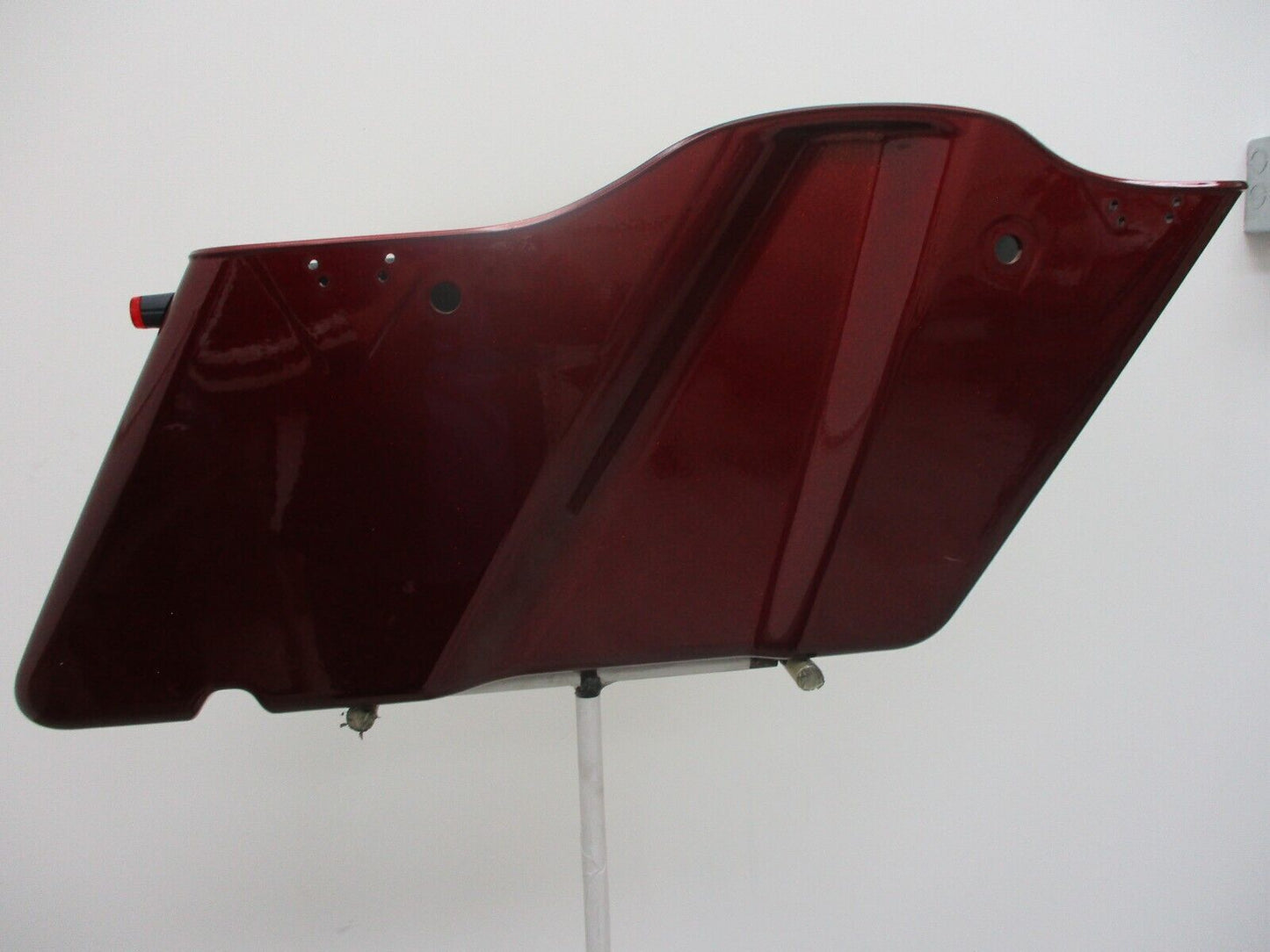 Harley-Davidson OEM LH Saddlebag DARK RED 90200414 2014-Later