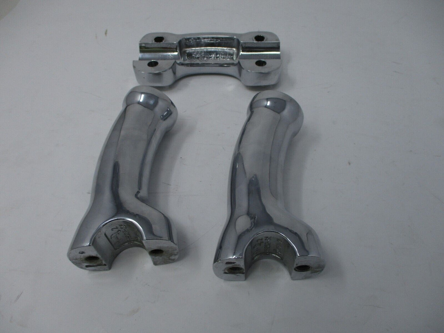 Harley-Davidson Handlebar Risers and Clamp 55902-05 55903-05