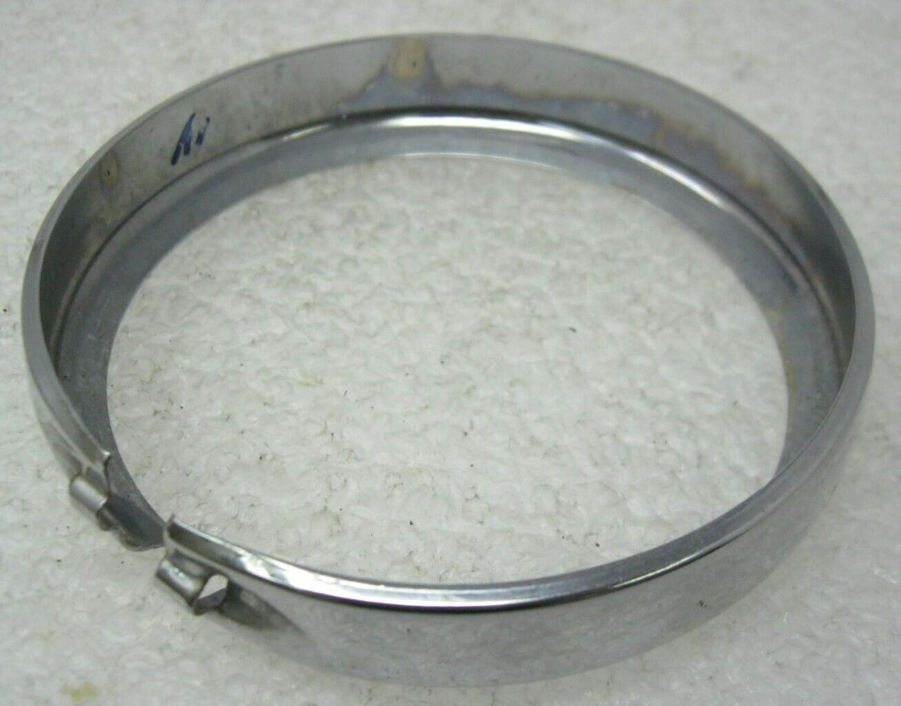 Harley-Davidson OEM 01-23 4.5" Chrome Passing Lamp BEVELED Bezel 68725-62A