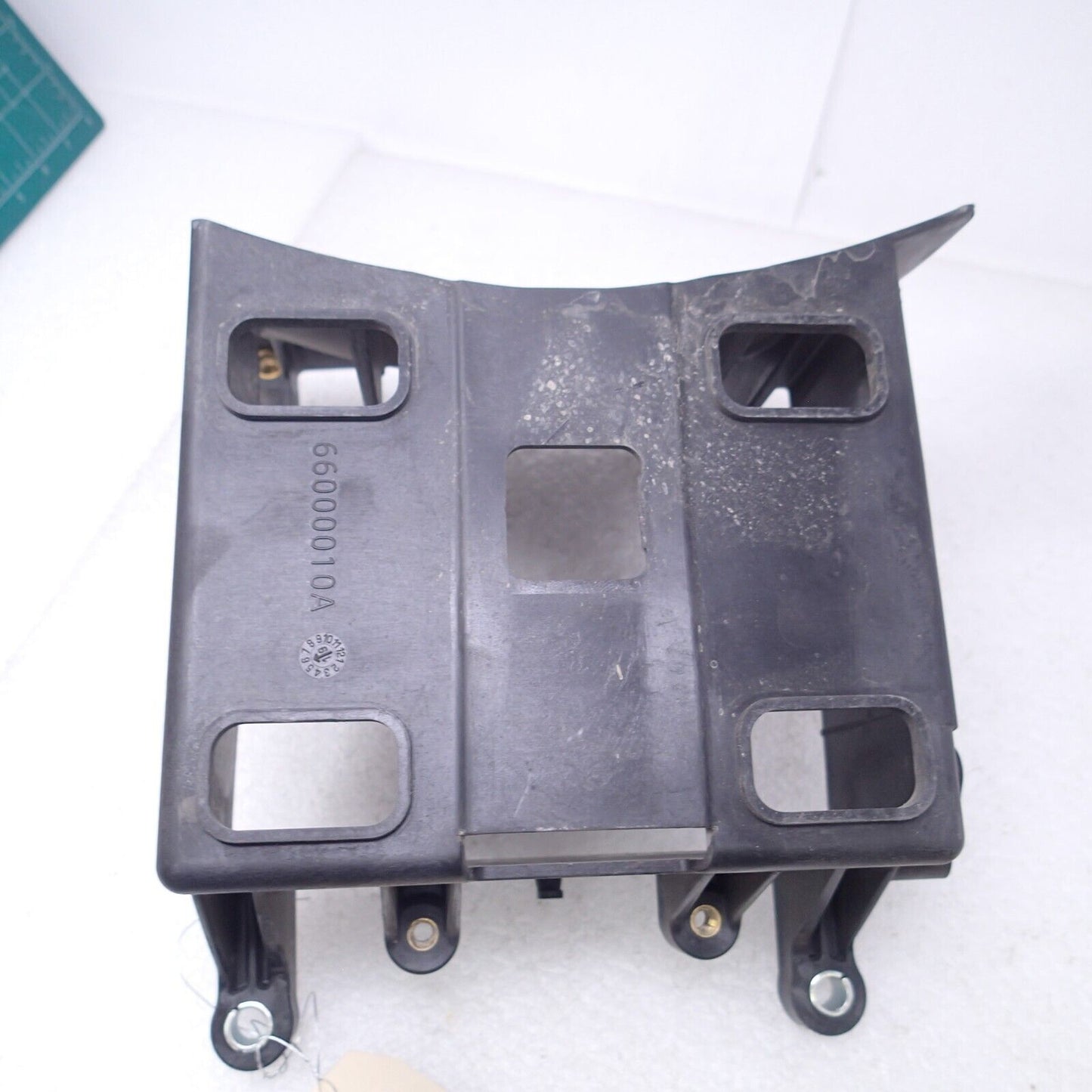 2014 HARLEY-DAVIDSON ROAD GLIDE BATTERY BOX TRAY 66000010A USED