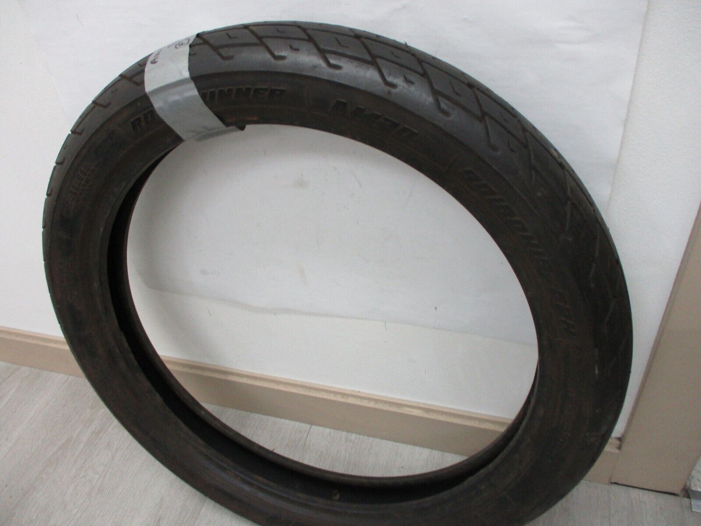 USED Avon AM20 Race Tire 90/90H-19 Front (2006 Y) USED (DOT 0306)