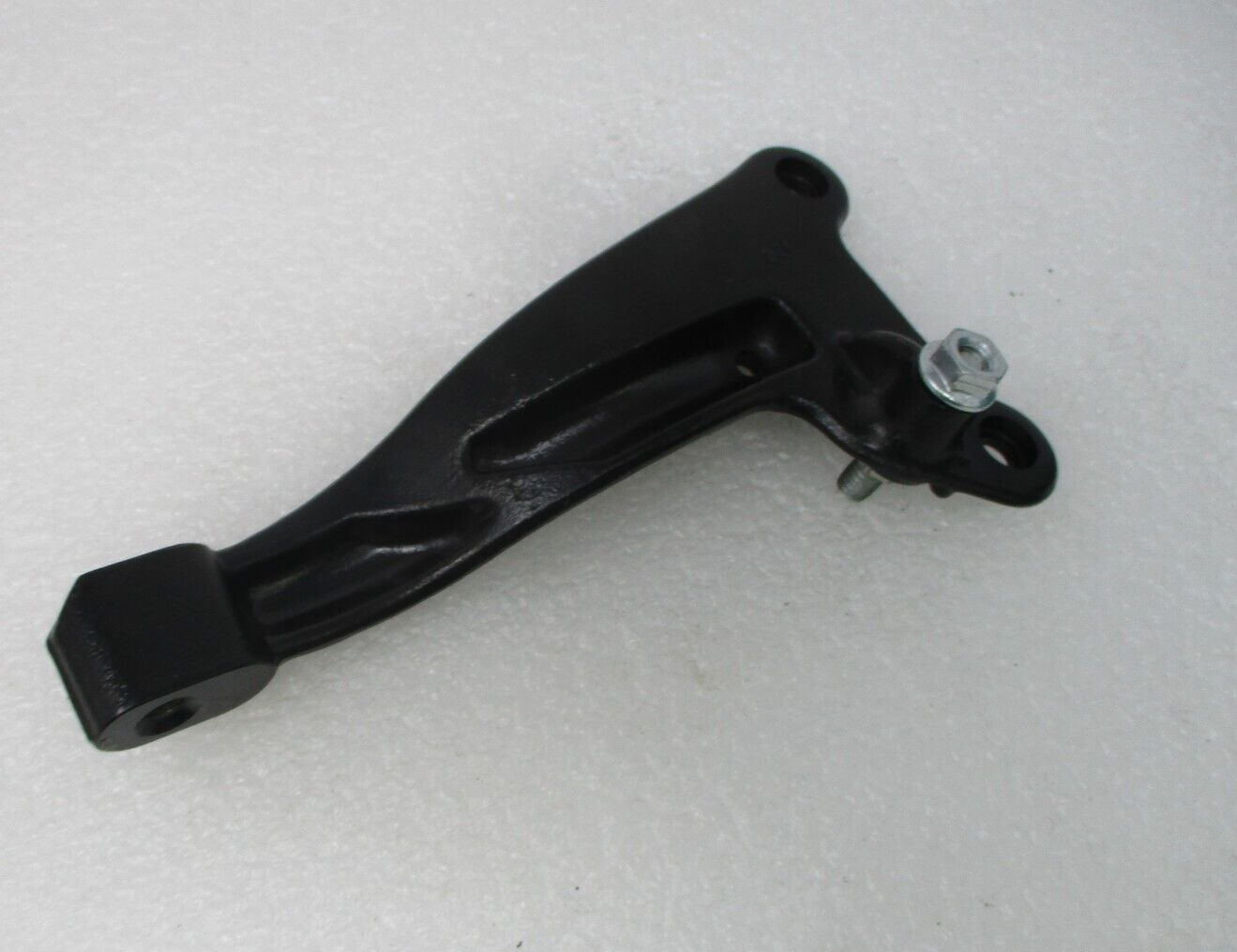 HARLEY 08-17 OEM various Dyna models exh Rear Muffler Mount Bracket 65696-08B