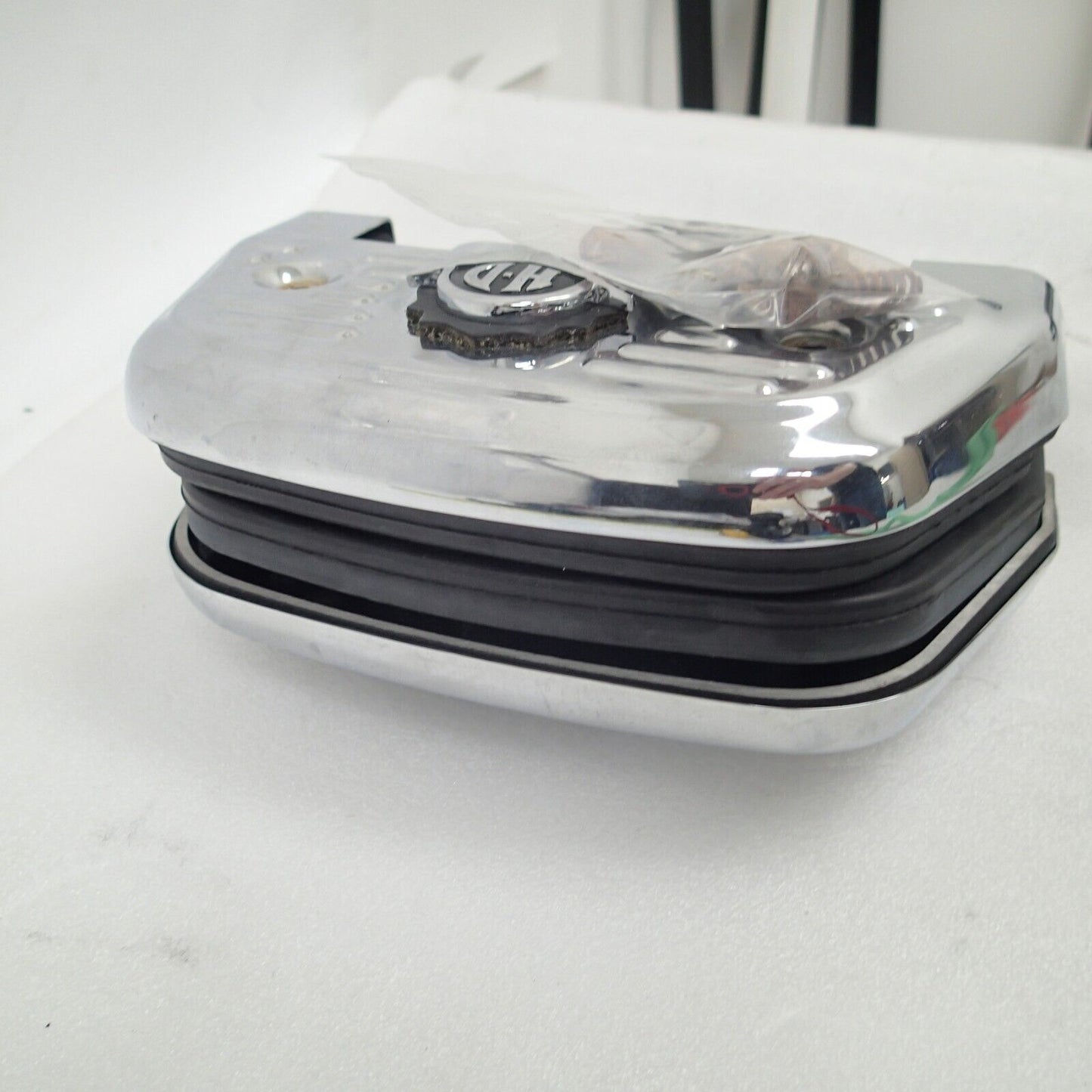 2006 Harley Touring FLHTCUI Electra Glide Passenger Floor Board Set 52719-93B