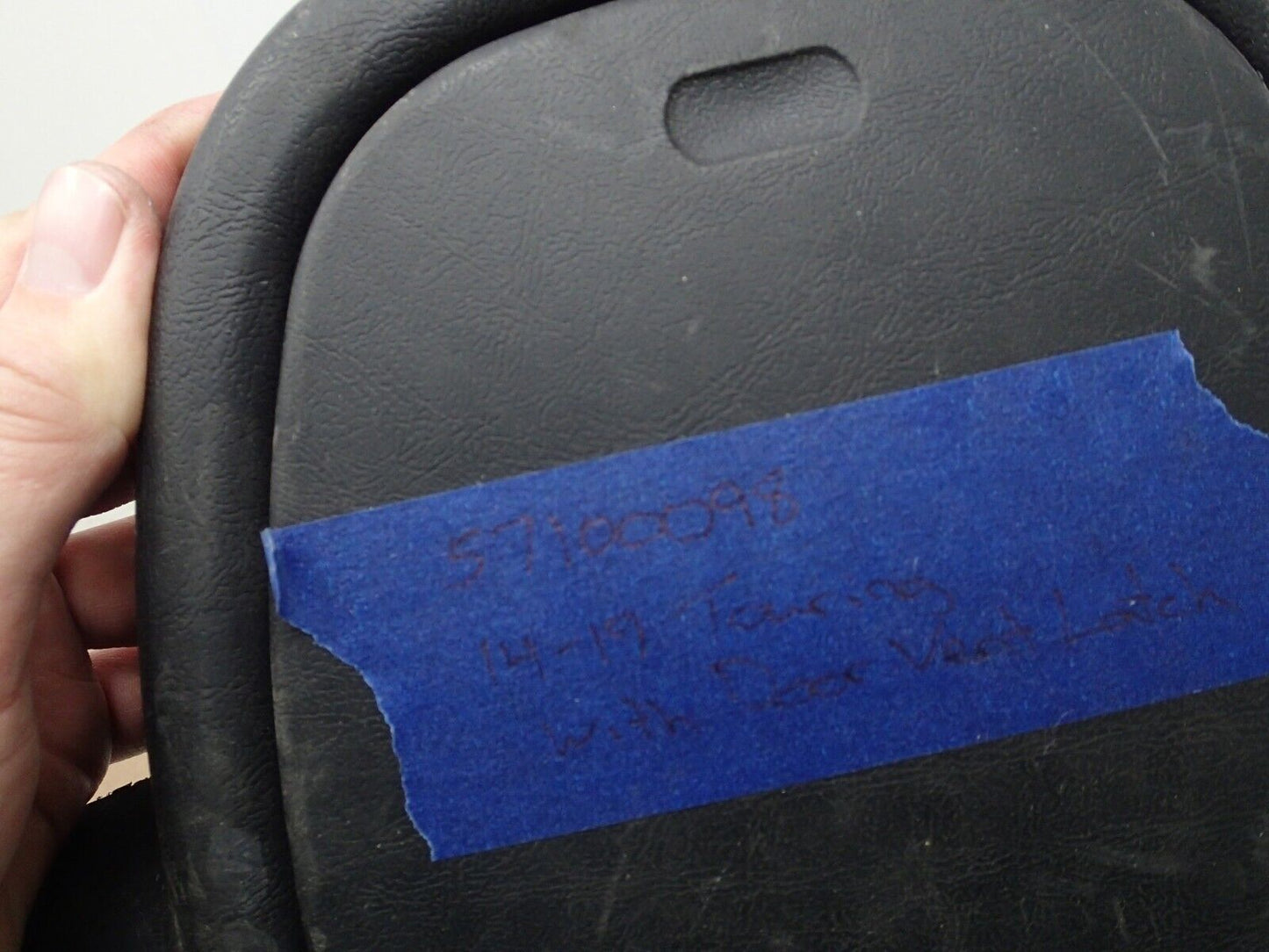 Harley-Davidson FRAME, GLOVE BOX + door RIGHT 57100098 USED /571000102