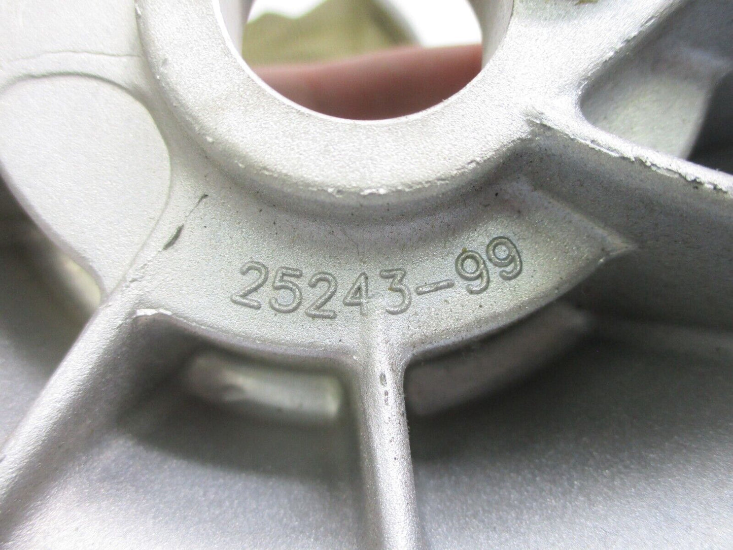 Harley Davidson Chrome Twin Cam Camshaft Cover 25243-99 Dyna TC