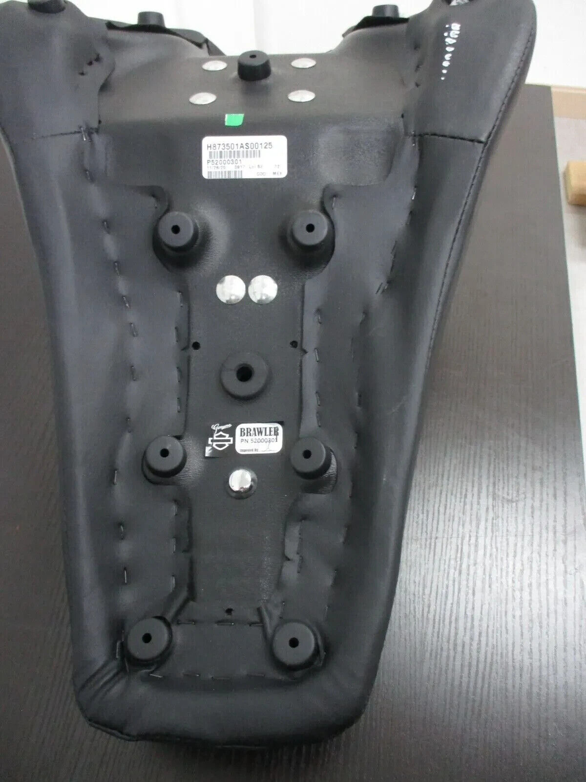 Harley-Davidson FLDE, FLHC, FLHCS Brawler Solo Seat 52000301 / width 10.0"