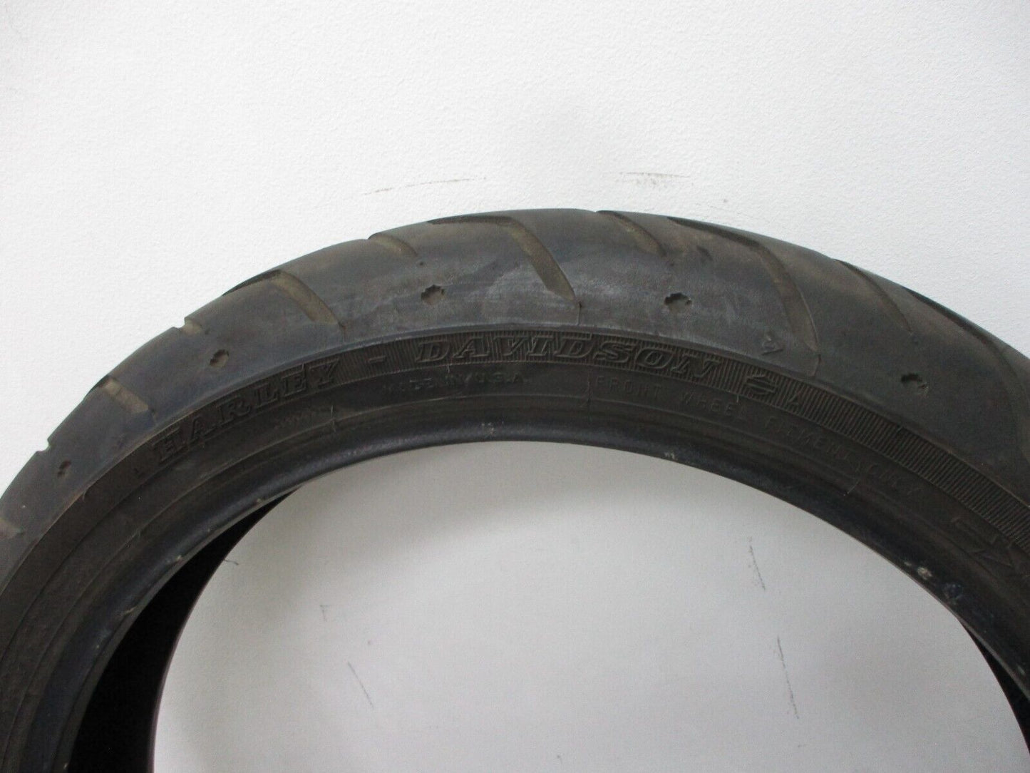 USED DUNLOP D408F 130/70 B18 MC 63H 2319 FRONT TIRE USED (DOT 1313)