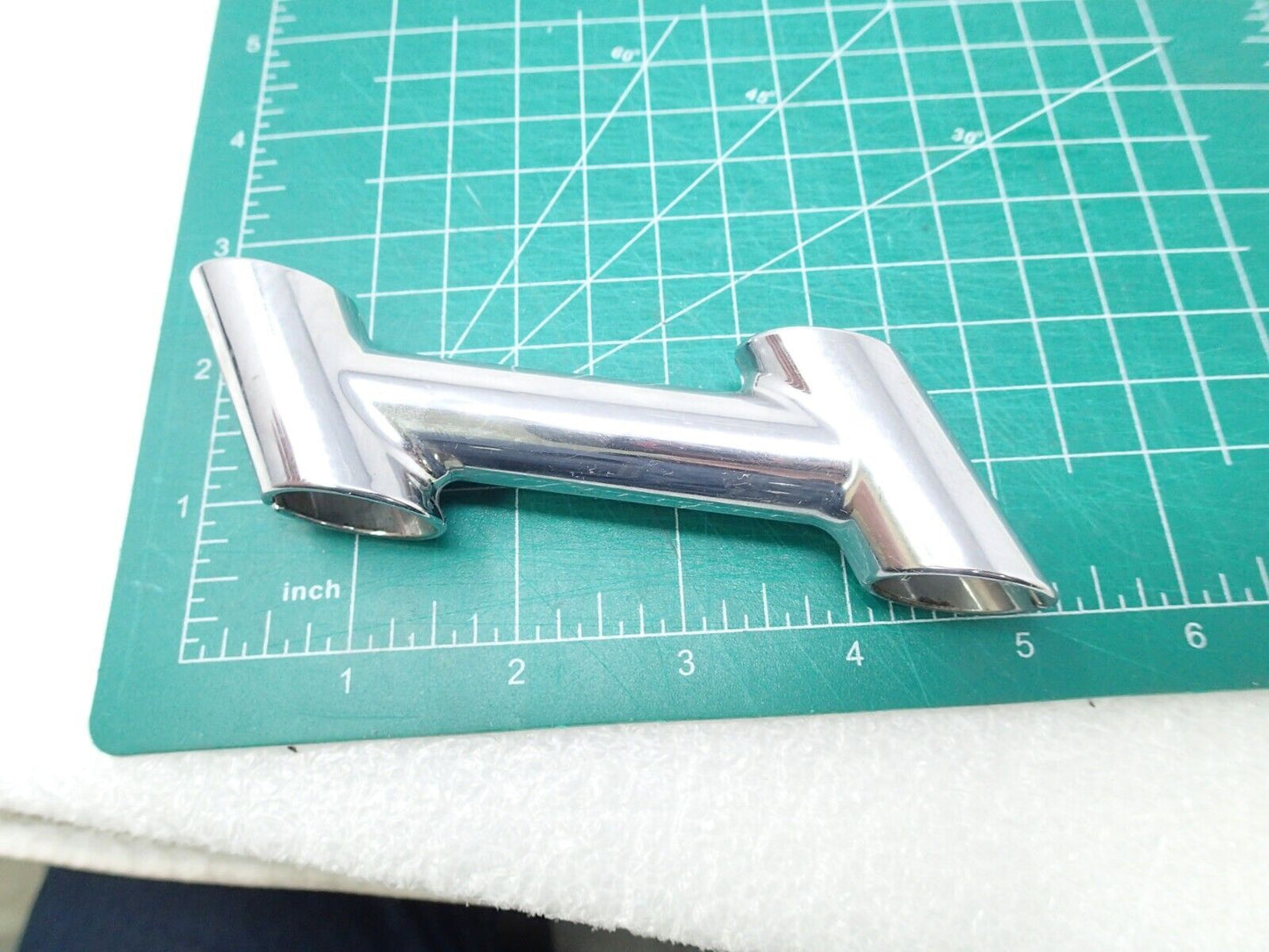 Harley 1993-13 Touring Left Saddlebag Guardrail Inner Clamp 90936-93A USED