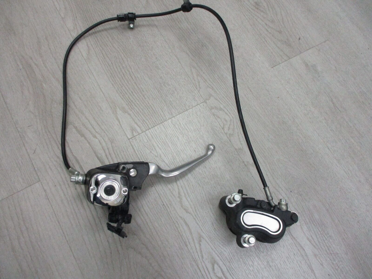 Harley-Davidson 2013 Dyna Street Bob Front Brake Assembly Caliper Master CyL