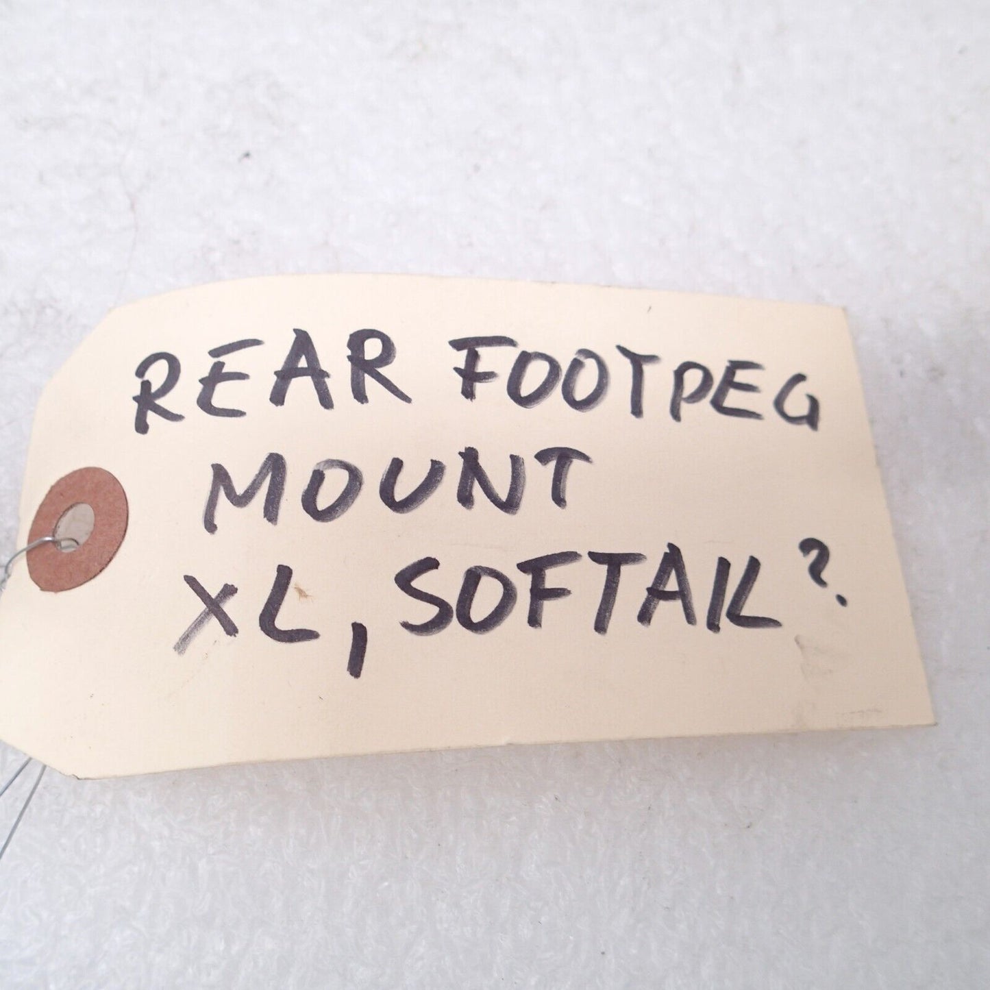 Harley Davidson REAR FOOTPEG • MOUNT XL, SOFTAIL?