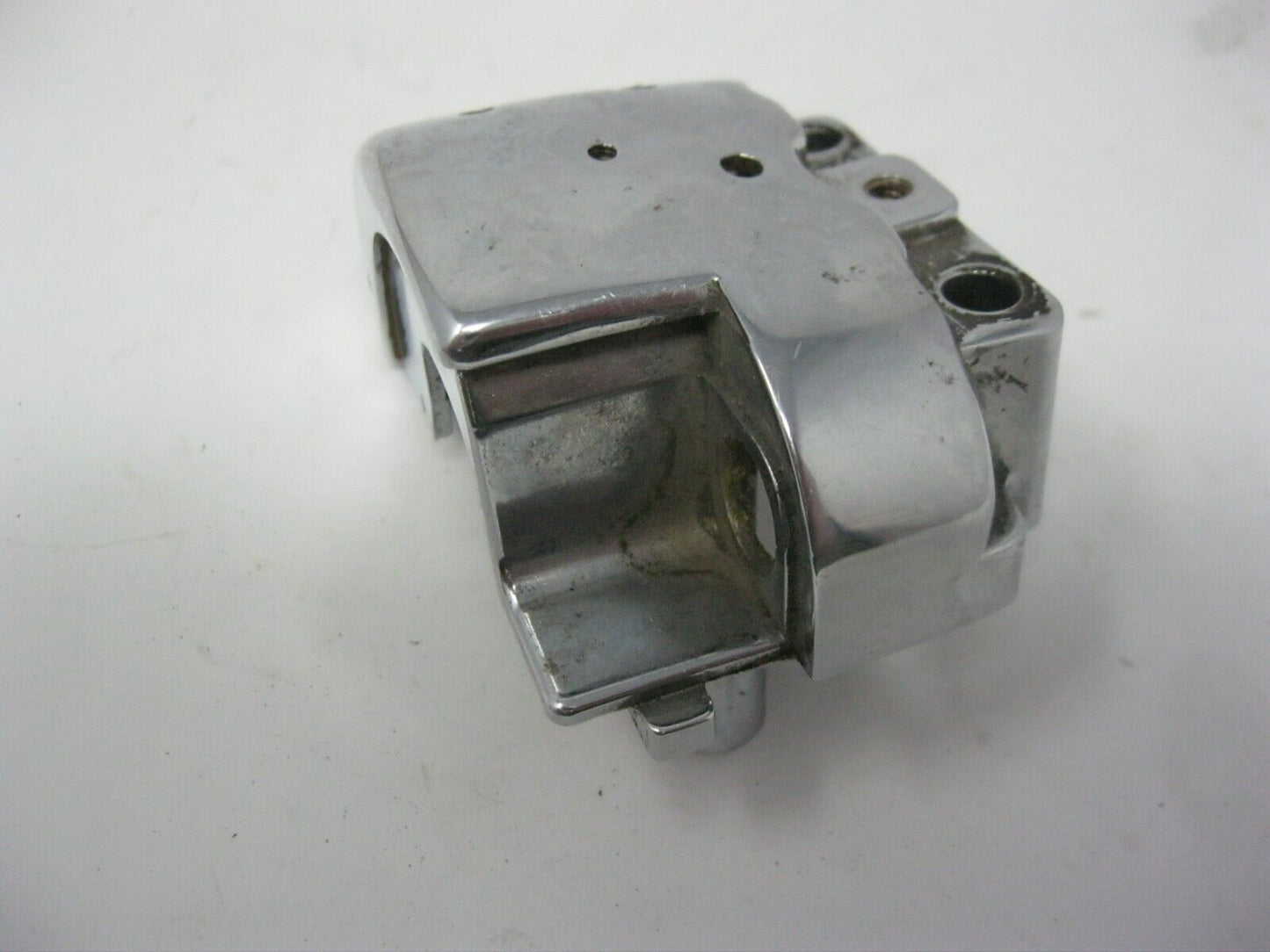 96-17 Harley Softail, Dyna Lower Right Housing Possibly Drag Spec. 0616-0144