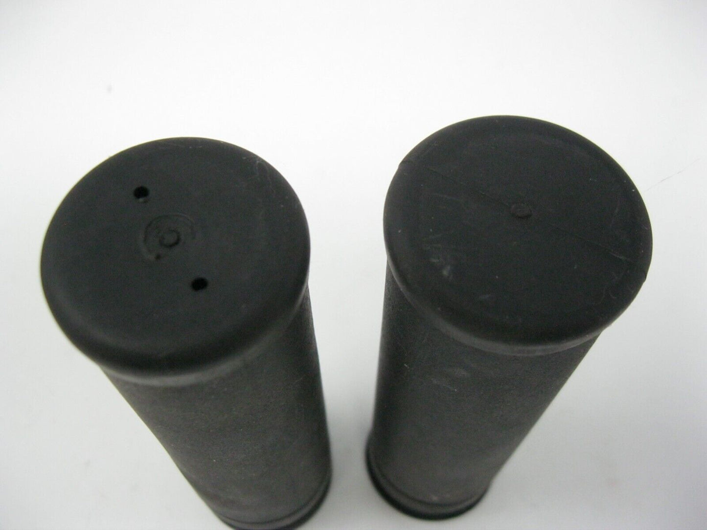 Harley-Davidson OEM 08-23 Softail Softail/Touring Grips 56304-08 & 56248-08