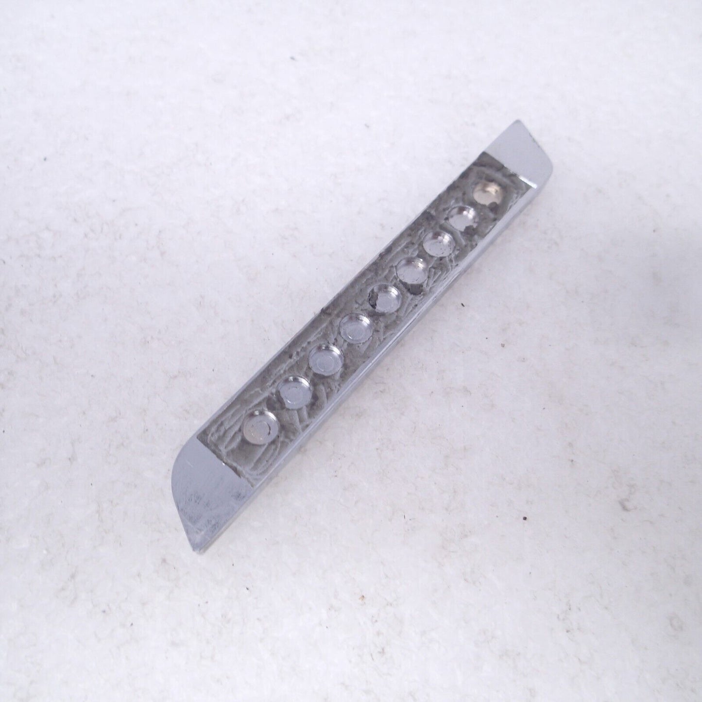USED OEM Harley-Davidson RIGHT SIDE SADDLEBAG HINGE INSERT SB CHR 14-19 FLHT