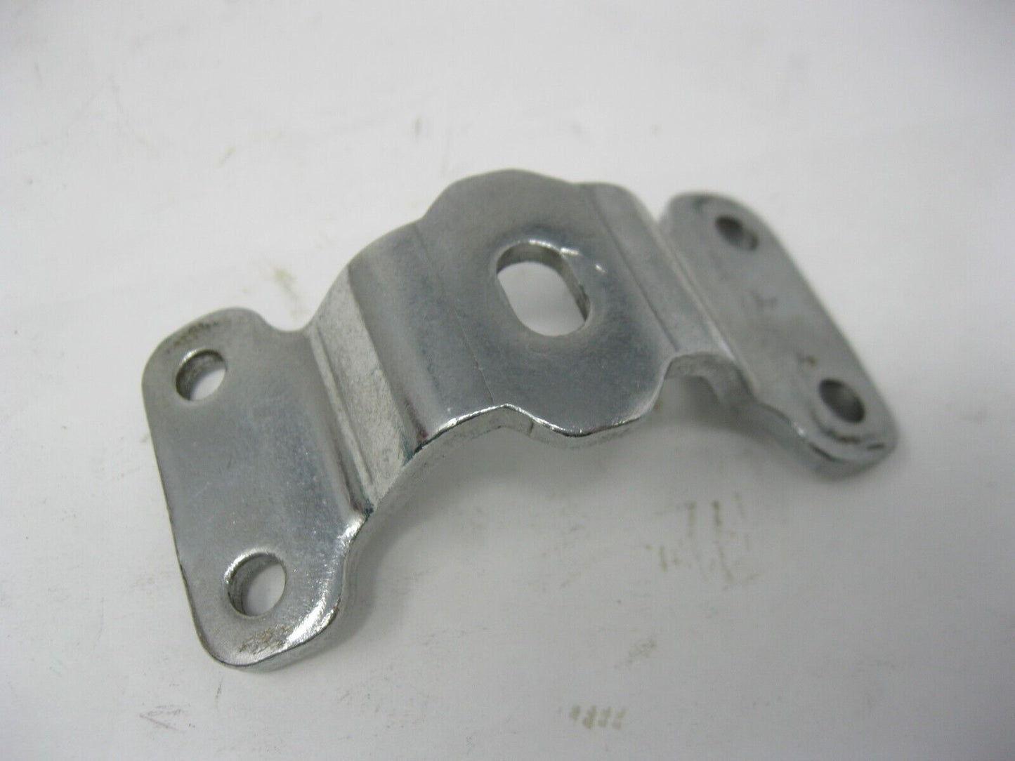 FATBOY MUFFLER BRACKET, REAR EXHAUST HOLDER EXHAUST SYSTEM HARLEY FLSTF 65926-00