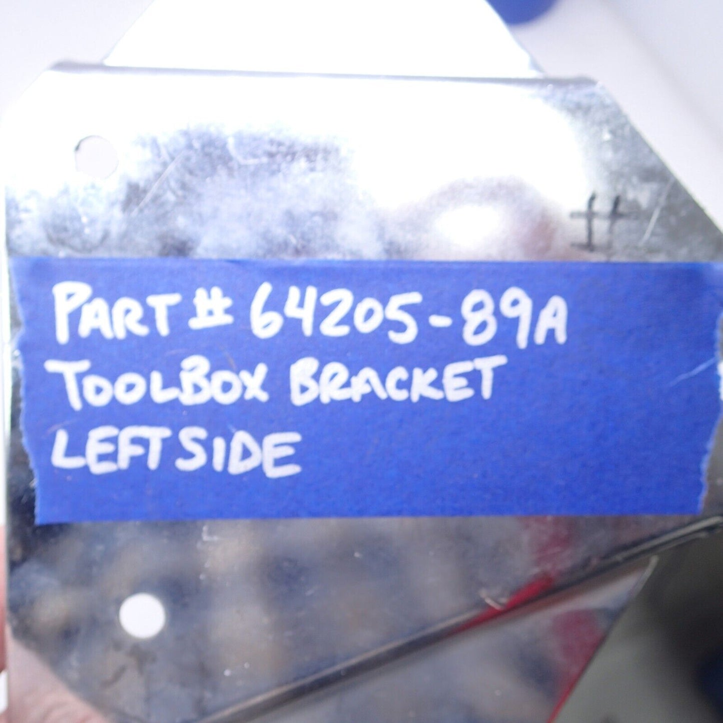 HARLEY DAVIDSON 64205-89A LEFT TOOL BOX BRACKET FXST FLST SOFTAIL 1984-99