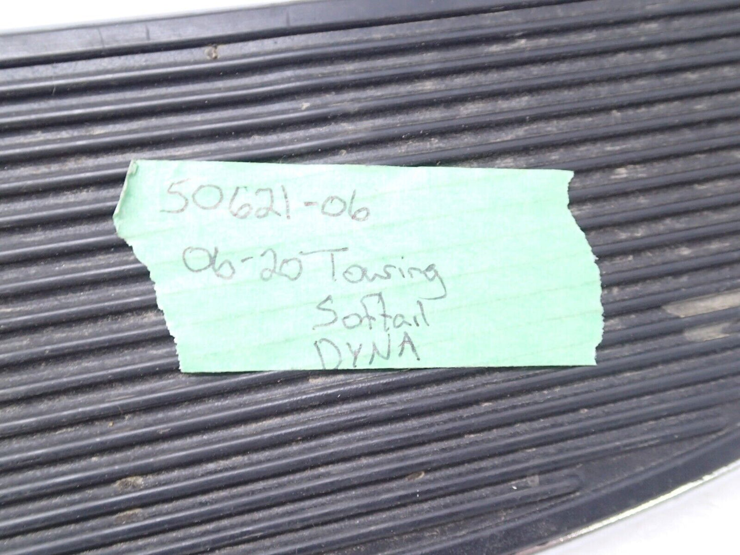 HARLEY-DAVIDSON ROAD KING CHROME FOOTREST FOOTBOARD FLOOR BOARD PAD 50621-06