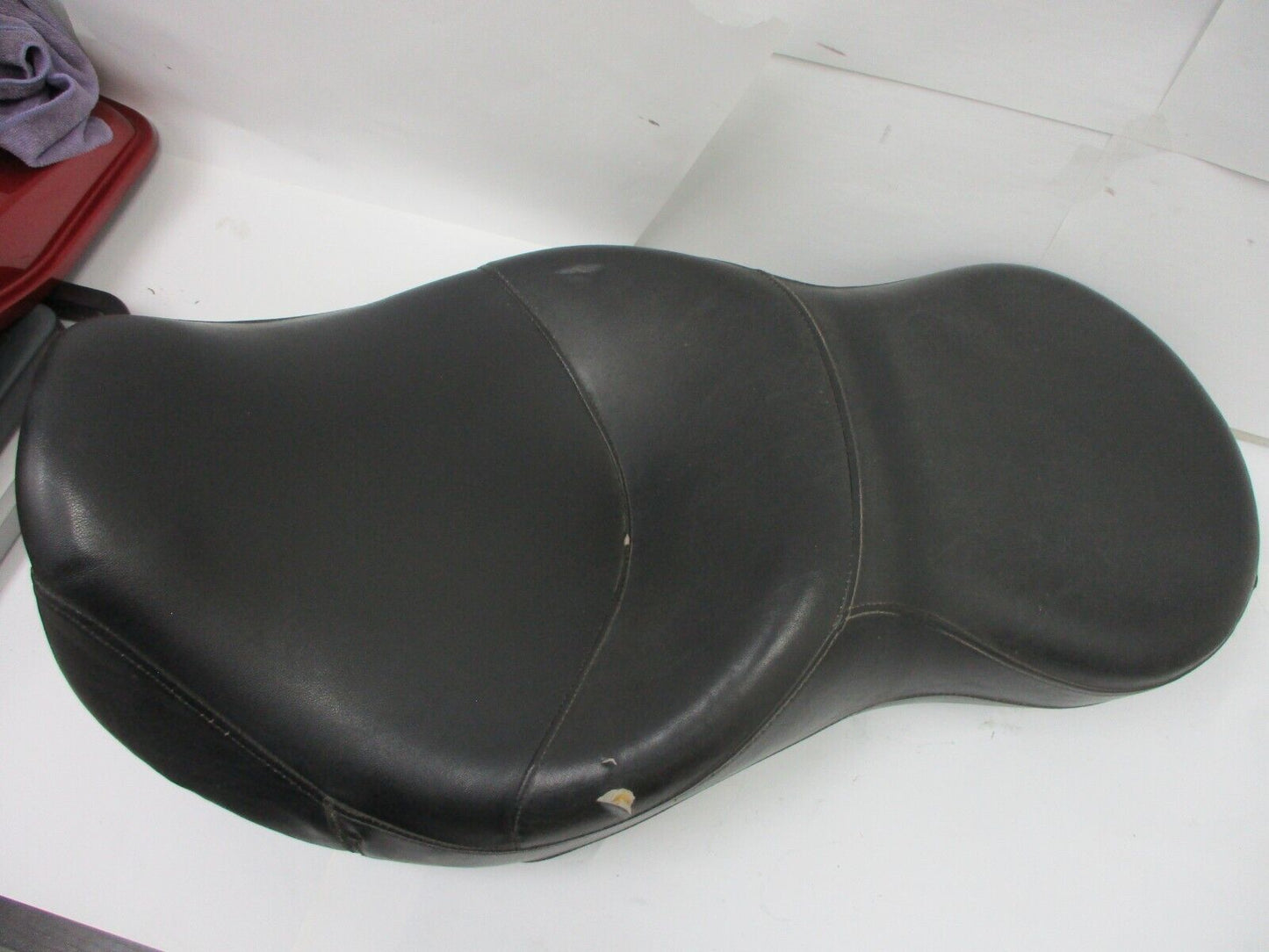 2008 08 Harley Davidson Electra Glide Front Saddle Seat Tear (4882)