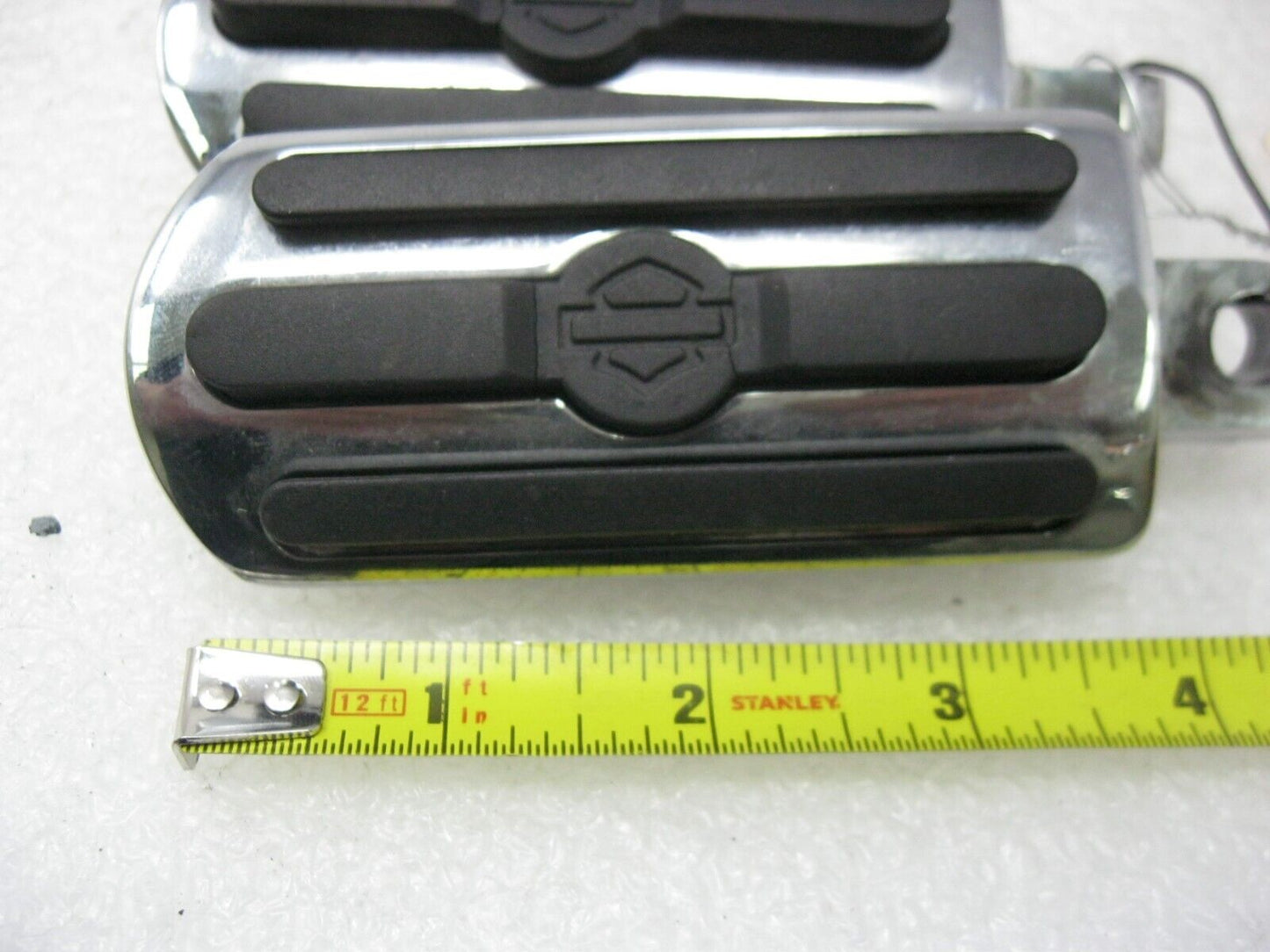 Harley-Davidson OEM Chrome & Rubber Bar & Shield Footpegs (PAIR) 50500-03