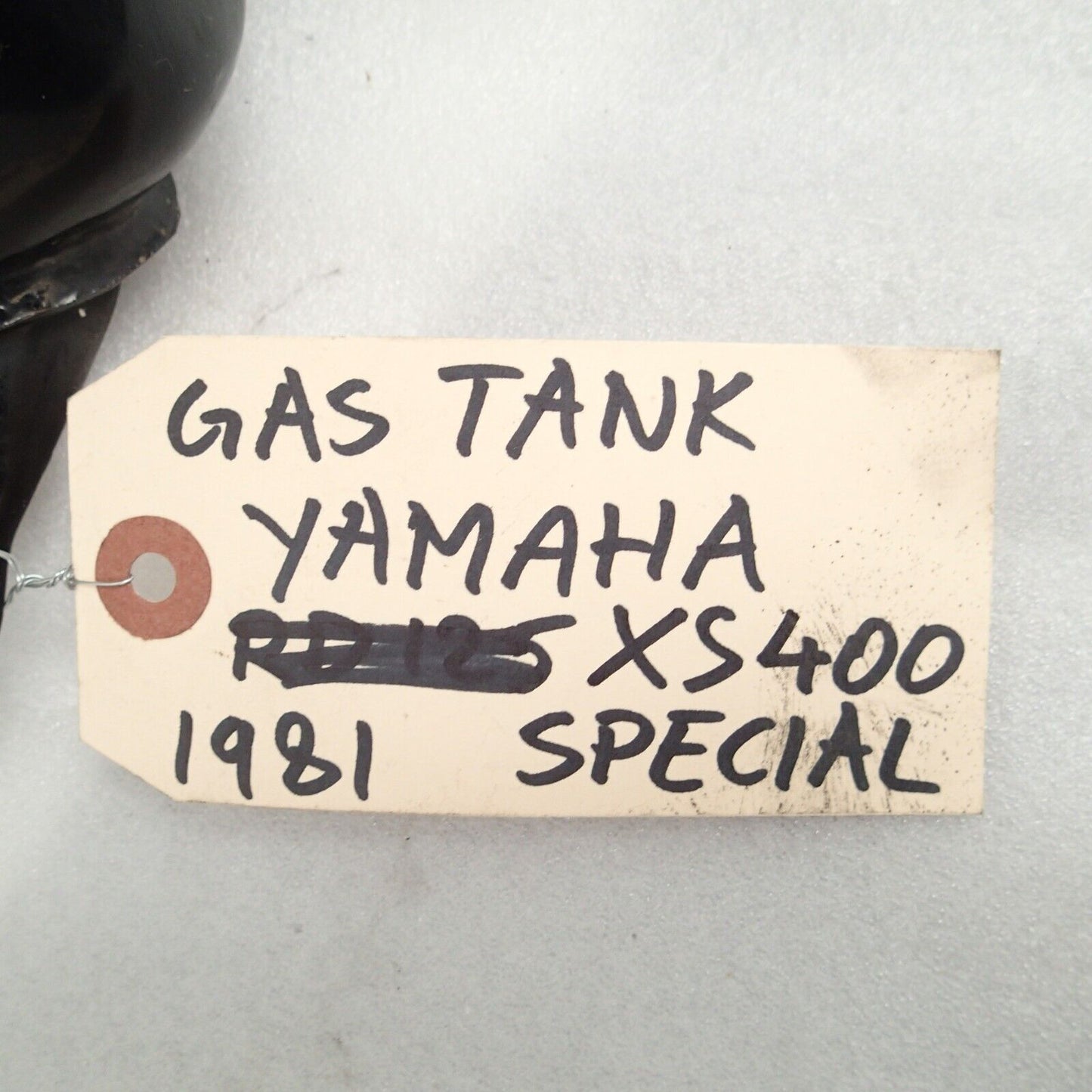 1981 Yamaha XS400 GAS TANK BLACK (rusty, dent) (NO KEY)