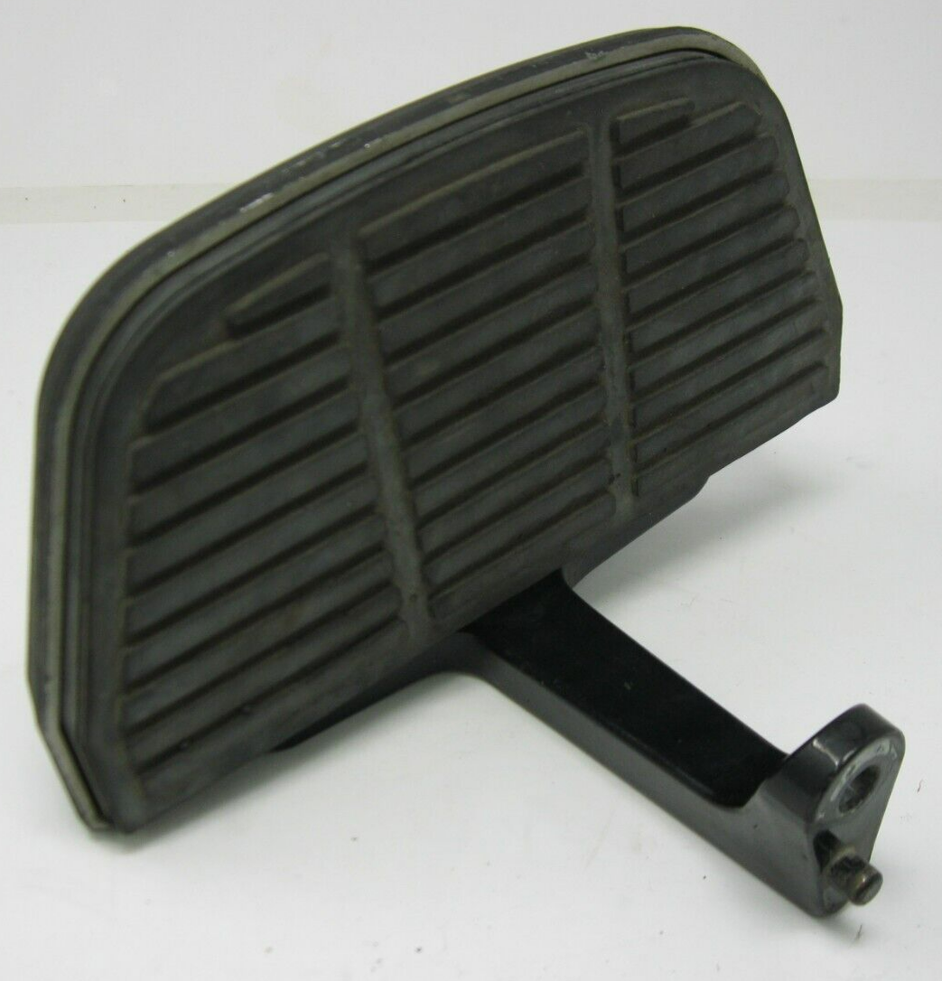 Harley-Davidson OEM 00-05 Passenger Footboard & Mount 50613-91/52719-93A
