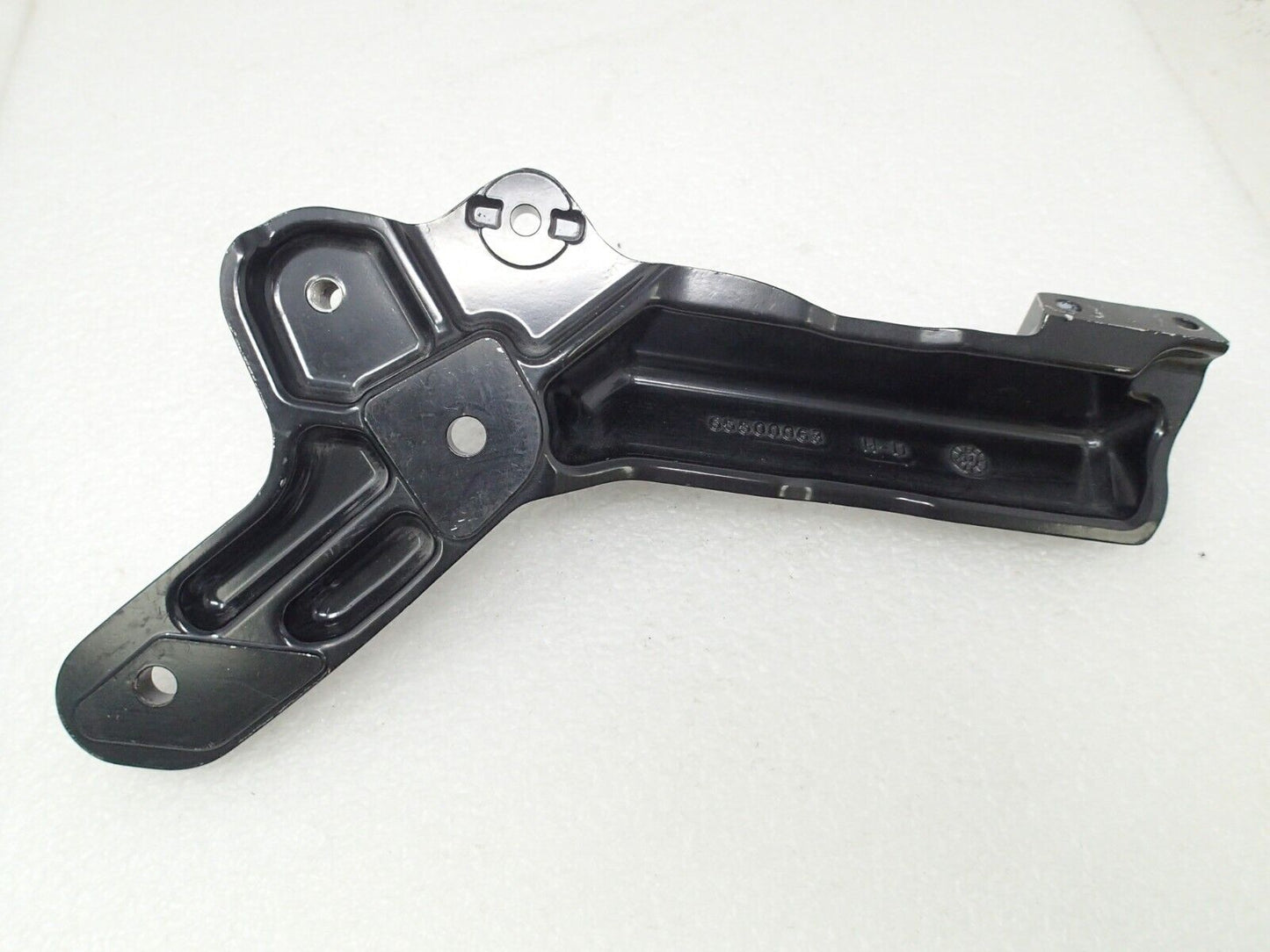 USED HARLEY DAVIDSON 18-22 SOFTAIL BLACK EXHAUST PEG MOUNT BRACKET OEM 65500063