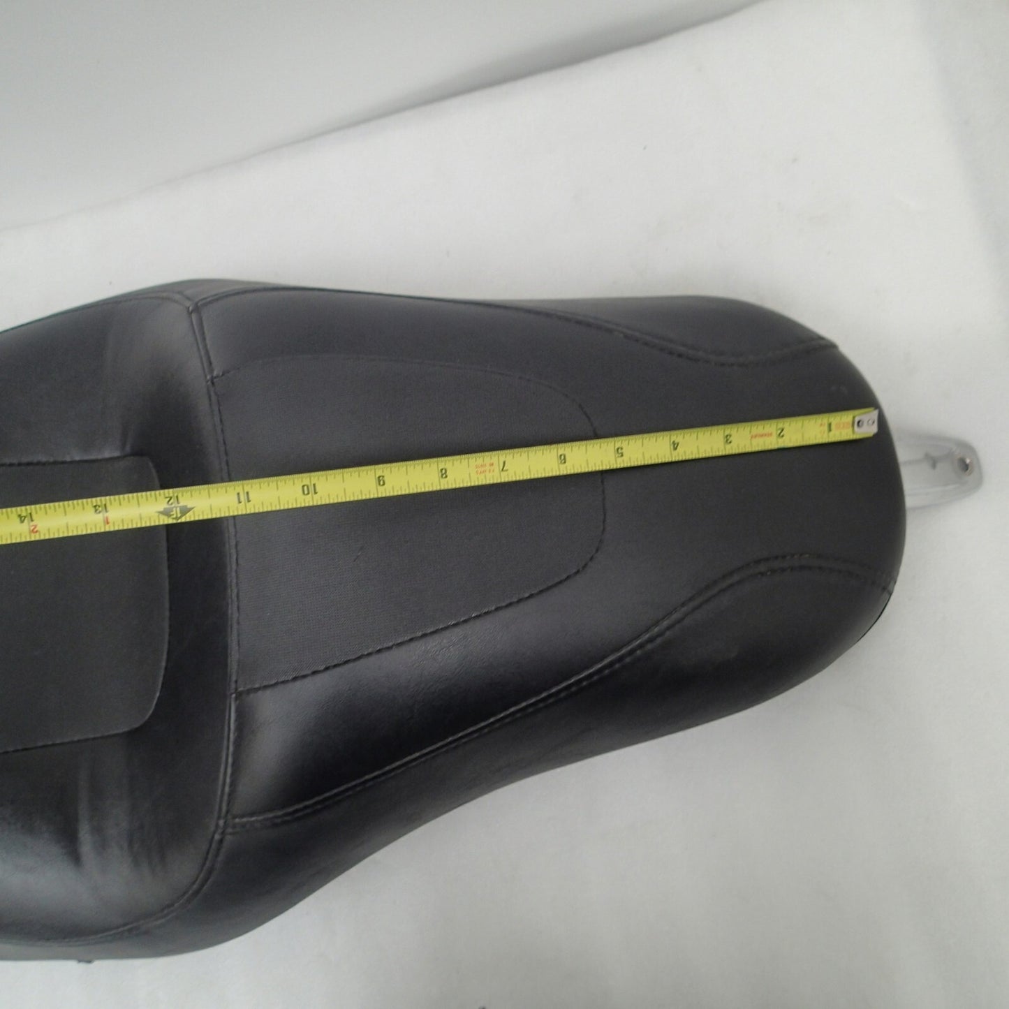 2008-2013 OEM Harley-Davidson FXDF Dyna Fat Bob Seat 53108-08 (Crack)