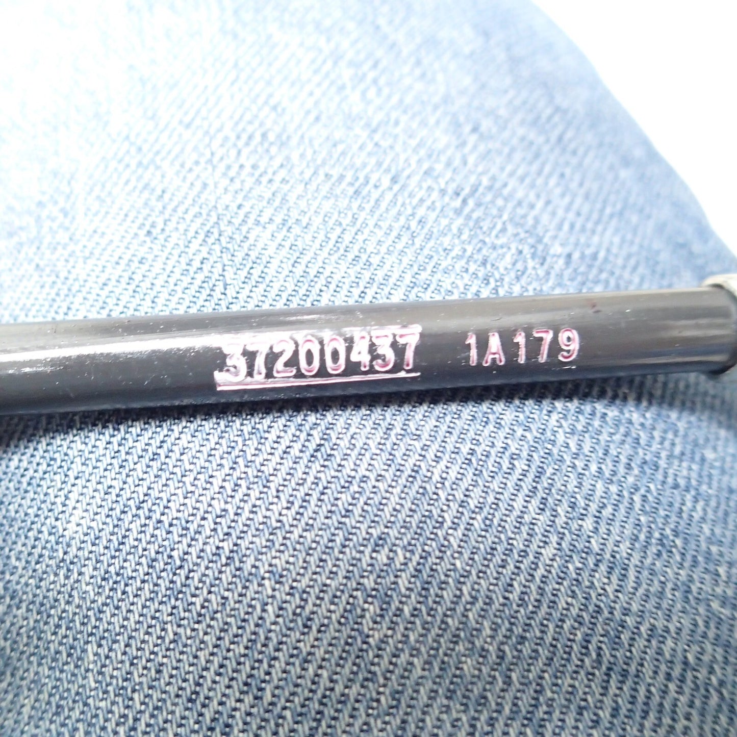 OEM GENUINE HARLEY DAVIDSON 2 PIECE CLUTCH CABLE 37200437 37200439 Used