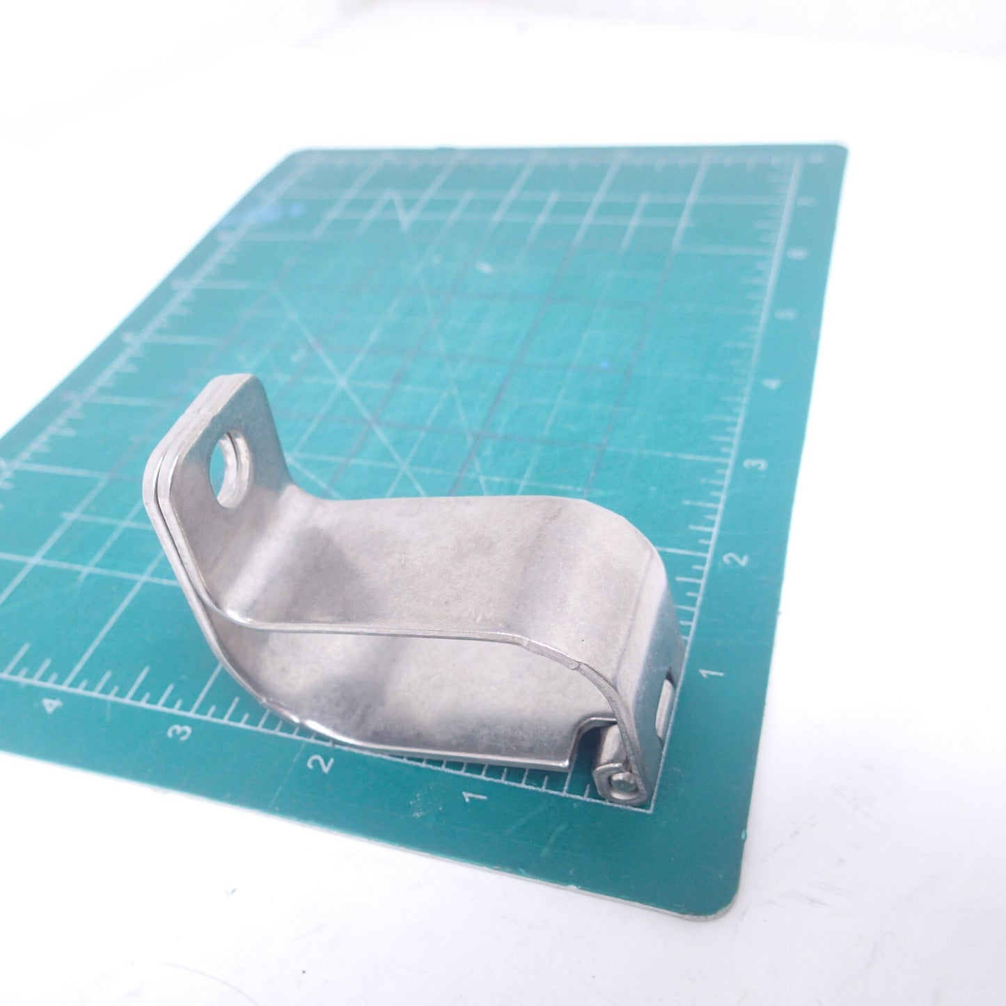 09-23 HARLEY CLAMP EXHAUST PIPE HINGED bracket 66861-09A