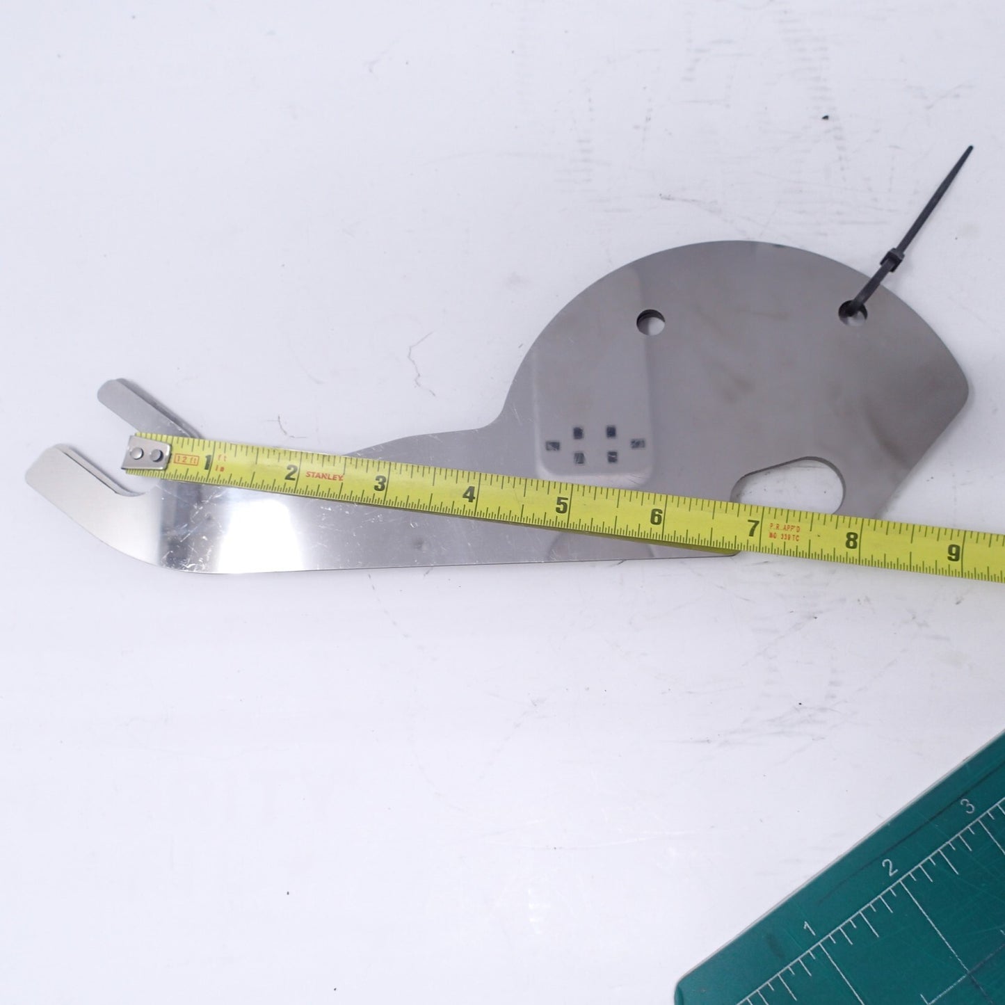 Mount for Vector Batwing Fairing Compatible with '12 to '17 Harley Softail Slim