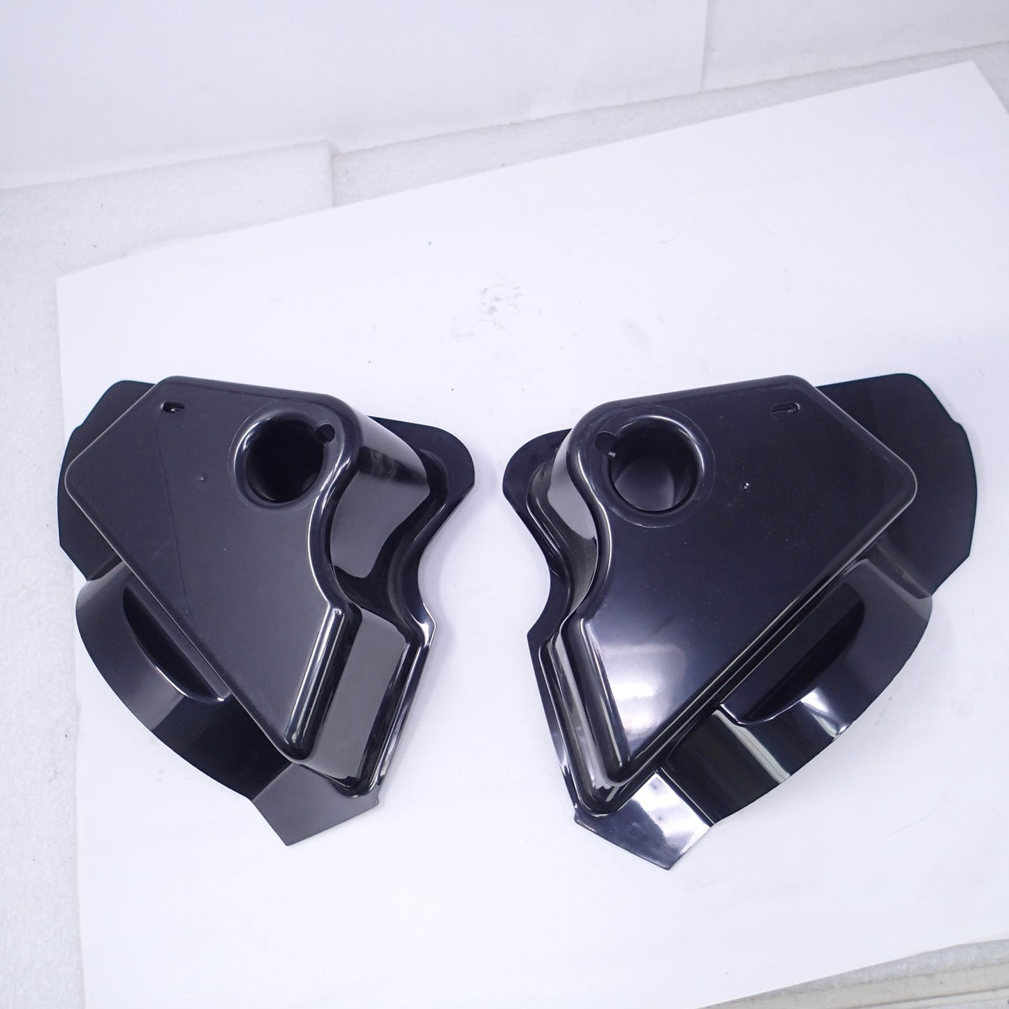 USED HARLEY DAVIDSON 2018+ TOURING LEFT SPEAKER ENCLOSURE 76000368, 76000883