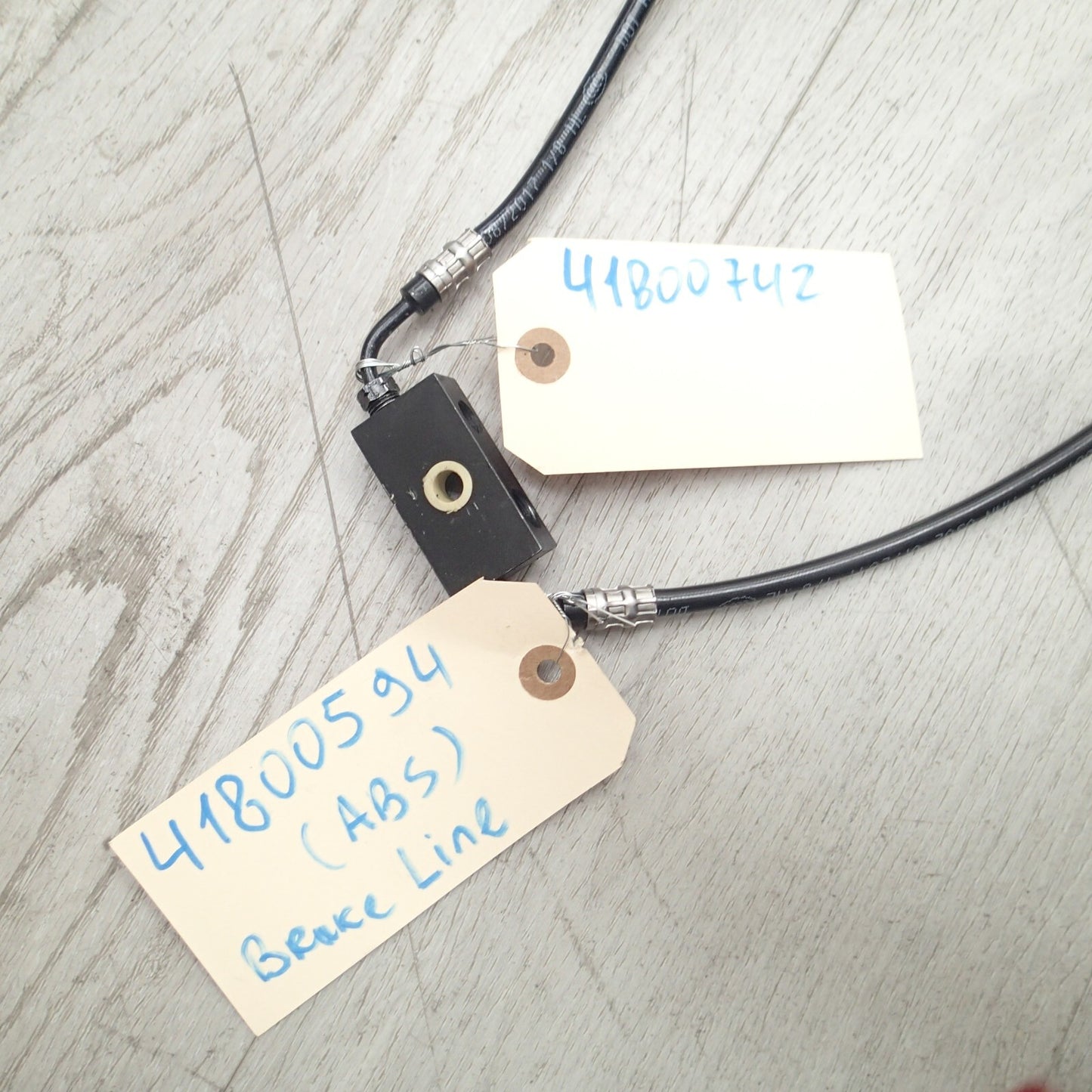 41800594 /41800742 Harley-Davidson OEM 18-23 Softail Front Brake Line