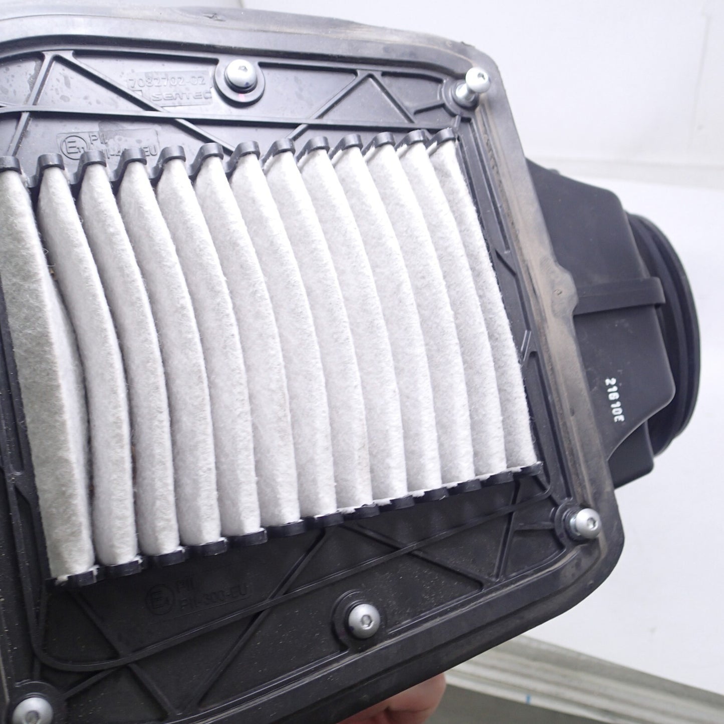 15-21 Indian Scout Bobber sixty Air Filter and Box Housing 5453256-01 / 1205529