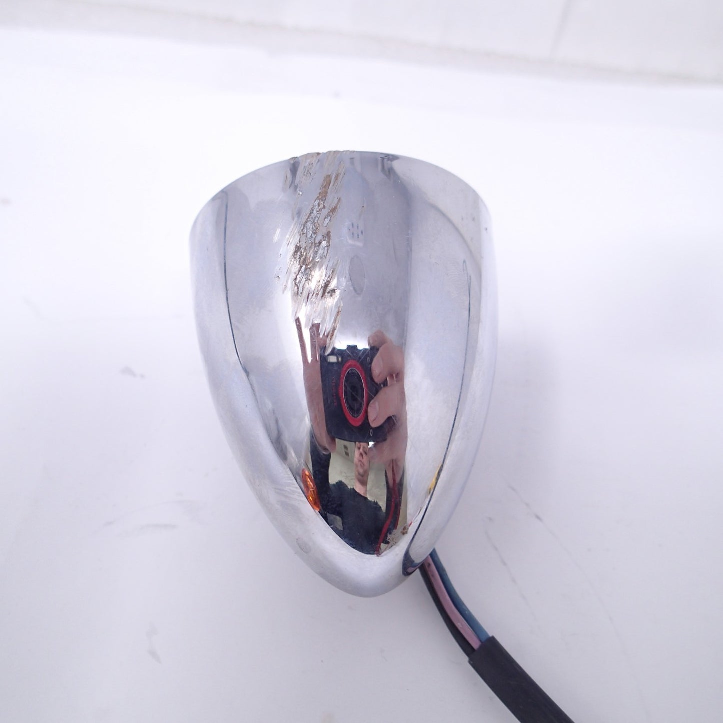 Harley Davidson Turn Signal Rear 2-Wires cable 69360-08 Chrome Housing damaged