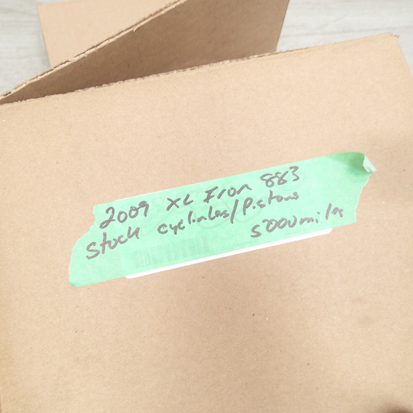 HARLEY 2009 XL Iron 883 Stock Cylinders/pistons 5000 mil