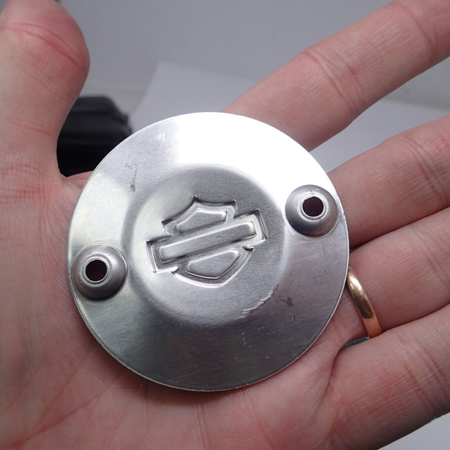 USED Genuine Harley-Davidson 17 M8 Bright Polished Aluminum Timer Cover 25600110