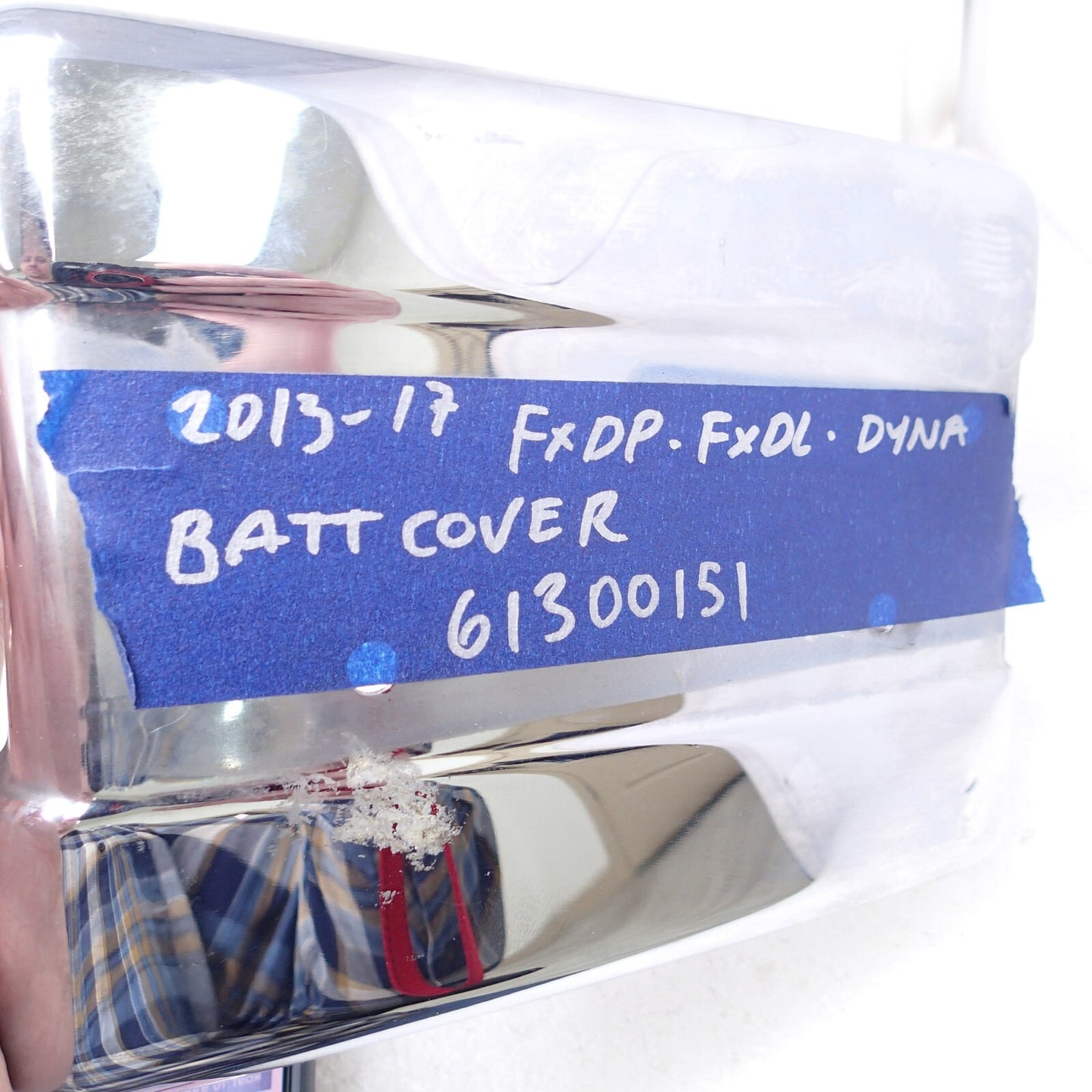 13-17 Harley FXDL Dyna Low Rider Battery Tray & Side Cover 61300151