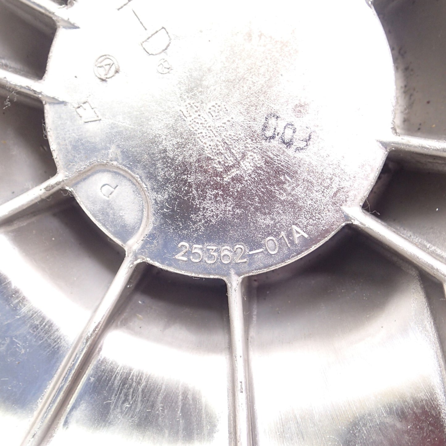 Harley-Davidson 2008 Electra Glide Camshaft Cover Chrome 25362-01A (DAMAGED)