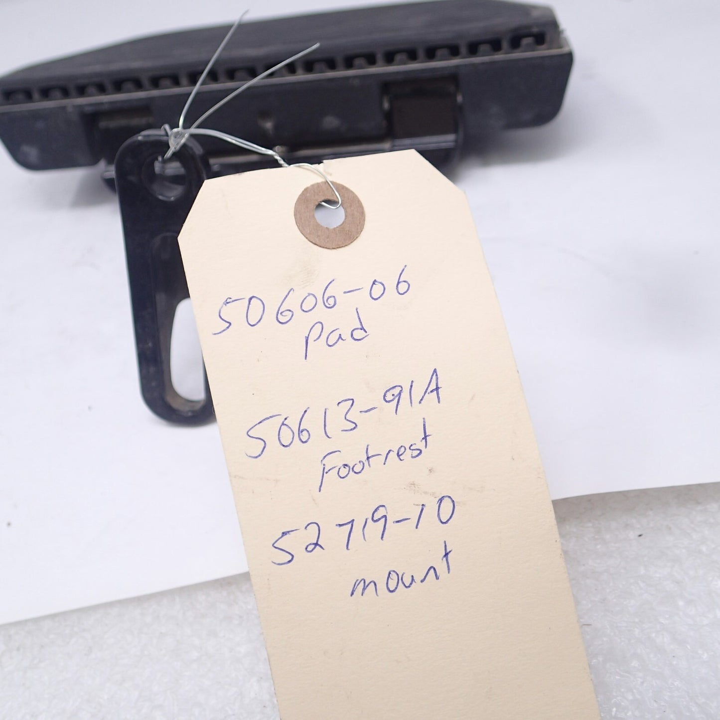 2013 Harley Davidson Road Glide FLTRU Rear Passenger Foot Step SINGLE 50613-91a