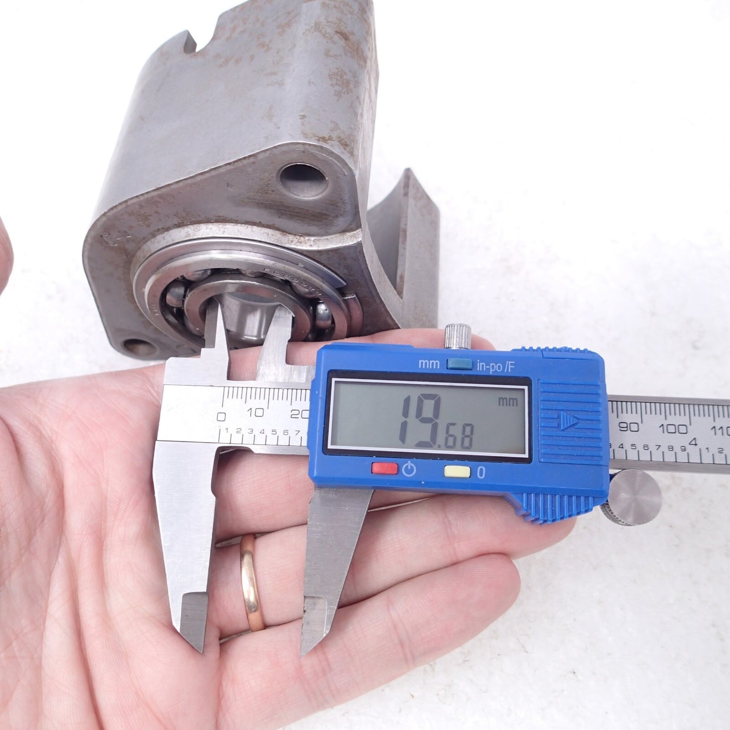 Harley Davidson Front Balance Shaft Support Twin Cam 88" 2006 Softail 14716-00